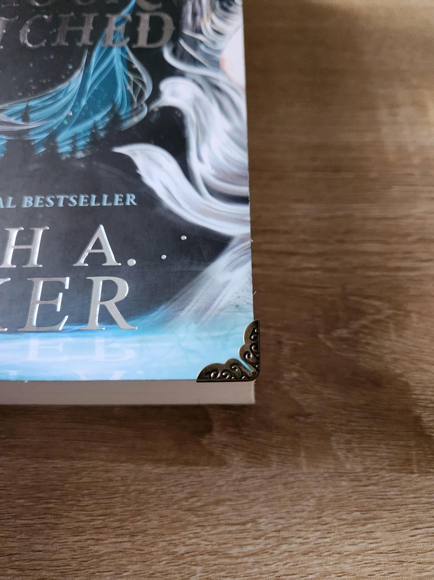 Book cover corner protectors